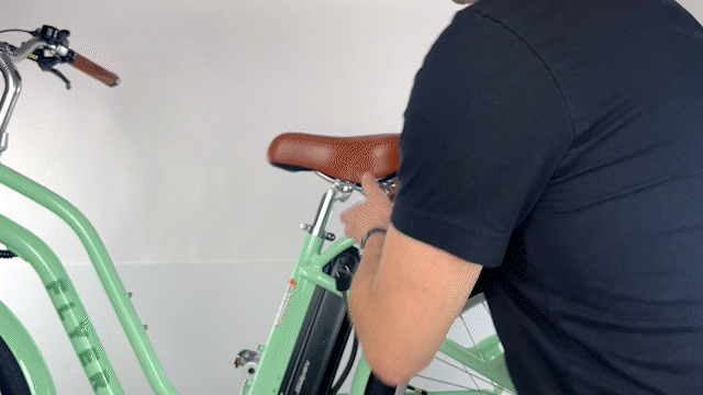 1 - Remove Seat.gif
