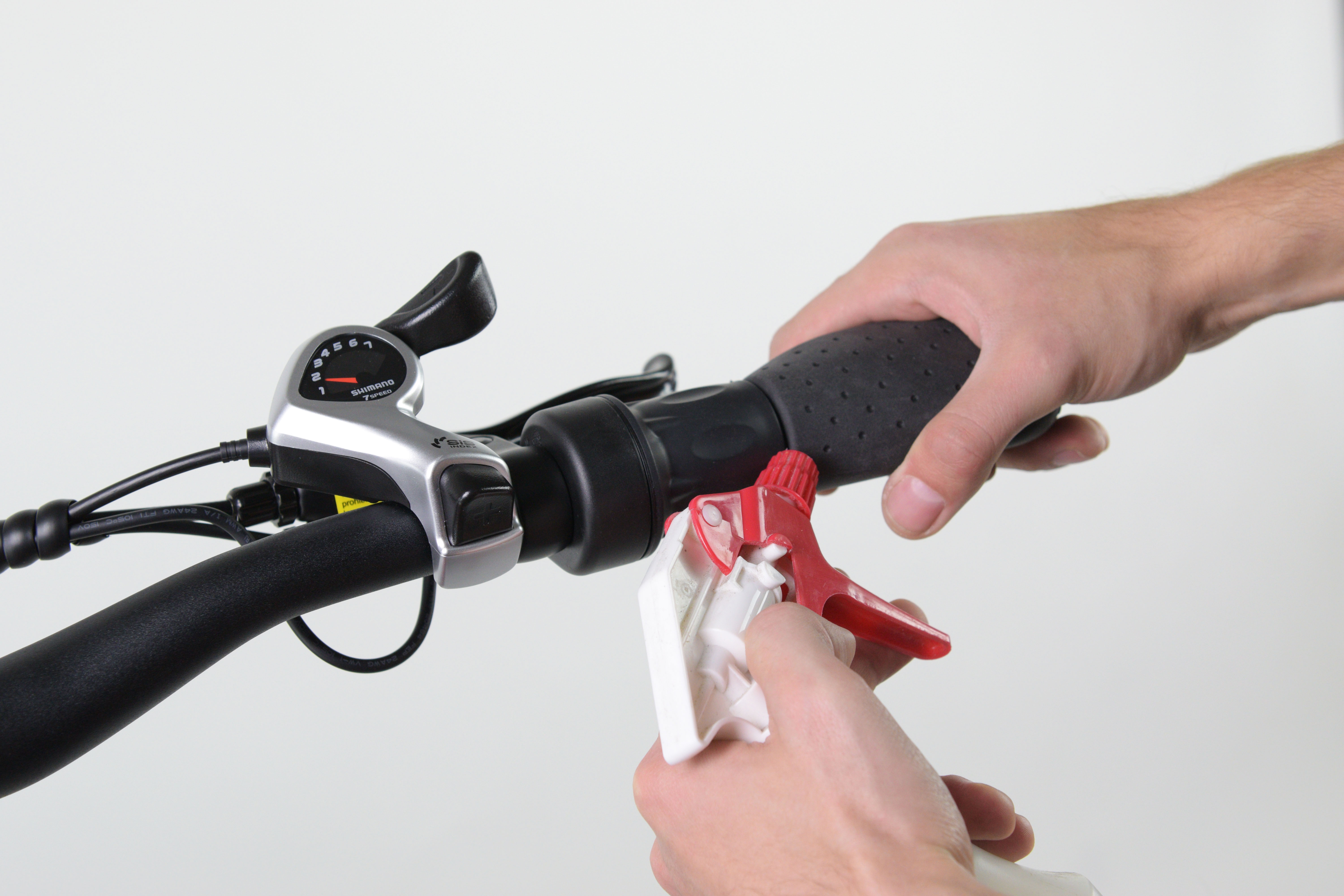 4.1__Remove-Right-Grip-Alc.jpg